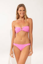 Cargar imagen en el visor de la galería, Model Front: Rio De Sol Conjunto Set Crespinho-Rosa Mavi Nice
