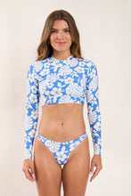 Cargar imagen en el visor de la galería, Model Front: Wednesday In Hawaii By Rio De Sol Sostén Top Pua-Pacifica Reef
