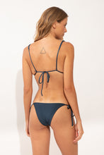 Cargar imagen en el visor de la galería, Model Back: Rio De Sol Sostén Top Shimmer-Shark Lia-Noa
