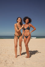 Cargar imagen en el visor de la galería, Image 11: Rio De Sol Conjunto Set Shimmer-Shark Tri-Fixo-Noa Cheeky-Noa
