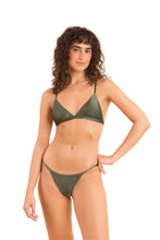 Cargar imagen en el visor de la galería, Model Front: Rio De Sol Conjunto Set Croco Tri-Fixo California
