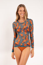 Cargar imagen en el visor de la galería, Model Front: Rio De Sol Top De La Playa Luma Top Harper Long
