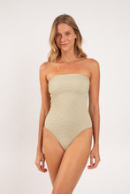 Cargar imagen en el visor de la galería, Model Front: Rio De Sol Una Pieza Brisa-Pistache Tube-Op
