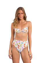 Cargar imagen en el visor de la galería, Model Front: Rio De Sol Bragas Bottom Countryside Hotpants
