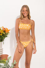 Cargar imagen en el visor de la galería, Model Front: Rio De Sol Conjunto Set Sunny-Forest Bandeau-Reto Ibiza-Comfy
