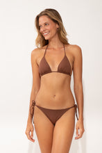 Cargar imagen en el visor de la galería, Model Front: Wednesday In Hawaii By Rio De Sol Conjunto Set Coco Kauai Kaleia

