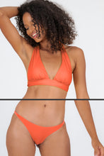 Cargar imagen en el visor de la galería, Gallery: Rio De Sol Conjunto Set Light-Peach Halter-Cos Leblon-Fio
