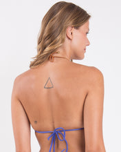 Cargar imagen en el visor de la galería, Image 05: Rio De Sol Sostén Top Malibu-Indigo Tri-Capri
