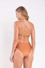 Cargar imagen en el visor de la galería, Model Back: Rio De Sol Bragas Bottom Nocciola Hotpants
