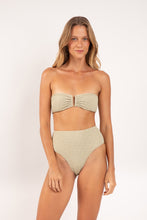 Cargar imagen en el visor de la galería, Model Front: Rio De Sol Bragas Bottom Brisa-Pistache Hotpants
