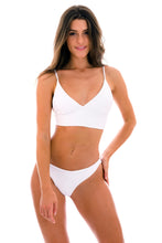 Cargar imagen en el visor de la galería, Model Front: Rio De Sol Bragas Bottom Cotele-Branco Comfy
