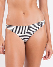 Cargar imagen en el visor de la galería, Bottom Collage Essential-Comfy

