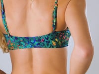 Cargar y reproducir el video en el visor de la galería, Video: Rio De Sol Conjunto Set Wilds Bandeau-Reto Highleg
