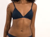 Cargar y reproducir el video en el visor de la galería, Video: Rio De Sol Bragas Bottom Shimmer-Shark Essential-Comfy
