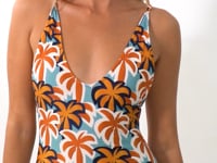 Cargar y reproducir el video en el visor de la galería, Video: Rio De Sol Una Pieza Kauai Sunny
