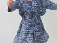 Cargar y reproducir el video en el visor de la galería, Video: Rio De Sol Vestido Camidero Chuva Chemise Gabriele
