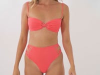 Cargar y reproducir el video en el visor de la galería, Set Malibu-Folia Bandeau-Iris Highwaist-Spin-Iris
