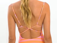 Cargar y reproducir el video en el visor de la galería, Video: Rio De Sol Accesorios Para El Cabello Solea Scrunchie
