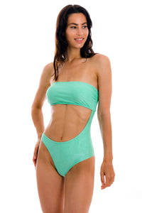 Model Front: Rio De Sol Una Pieza Atlantis Body-Rio