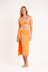 Model Front: Rio De Sol Falda De Playa Bio-Laranjada Long Skirt Knot