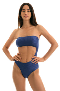 Model Front: Rio De Sol Una Pieza Body Kiwanda Denim Rio