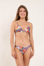 Cargar imagen en el visor de la galería, Model Front: Rio De Sol Bragas Bottom Garden-Flower Essential-Comfy
