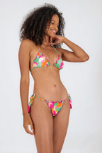 Cargar imagen en el visor de la galería, Model Front: Rio De Sol Bragas Bottom Green-Bloom Frufru-Fio
