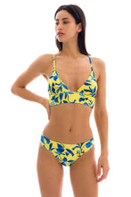 Cargar imagen en el visor de la galería, Model Front: Rio De Sol Bragas Bottom Lemon Flower Cos Comfort
