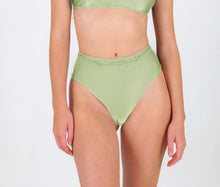 Cargar imagen en el visor de la galería, Gallery: Rio De Sol Bragas Bottom Oliva Hotpants
