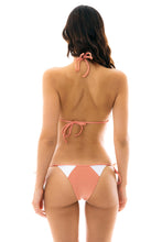 Cargar imagen en el visor de la galería, Model Back: Rio De Sol Bragas Bottom Rose Recorte Tri
