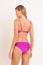Cargar imagen en el visor de la galería, Model Back: Rio De Sol Bragas Bottom Shimmer-Gaia Essential-Comfy
