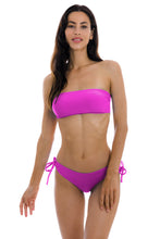 Cargar imagen en el visor de la galería, Model Front: Rio De Sol Bragas Bottom Uv-Pink Madrid
