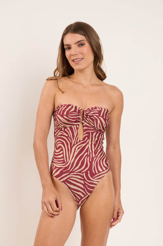 Model Front: Rio De Sol Una Pieza Dune Sara-Op