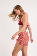 Cargar imagen en el visor de la galería, Image 03: Rio De Sol Falda De Playa Floral-Scales Mini Skirt Ruched
