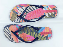 Cargar imagen en el visor de la galería, Product Front: Rio De Sol Chancletas Jungle Slim
