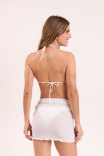 Cargar imagen en el visor de la galería, Model Back: Rio De Sol Falda De Playa Memphis-White Mini Skirt Ruched
