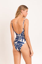 Cargar imagen en el visor de la galería, Model Back: Rio De Sol Una Pieza Pottery Hype
