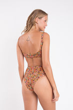 Cargar imagen en el visor de la galería, Model Back: Rio De Sol Conjunto Set Bouquet Bliss Hotpants
