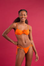 Cargar imagen en el visor de la galería, Image 11: Rio De Sol Conjunto Set Dots-Orange Balconet-Tie Pipa
