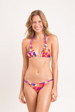 Cargar imagen en el visor de la galería, Model Front: Rio De Sol Conjunto Set Funny Tri-Rev Essential-Rev
