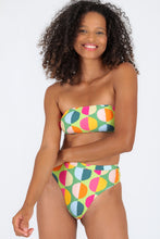 Cargar imagen en el visor de la galería, Gallery: Rio De Sol Conjunto Set Garden-City Bandeau-Reto Hotpant-Cos
