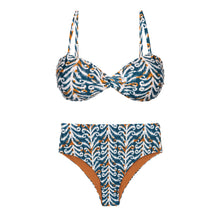 Cargar imagen en el visor de la galería, Product Front: Rio De Sol Conjunto Set Ikat Twist Hotpants
