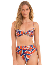 Cargar imagen en el visor de la galería, Gallery: Rio De Sol Conjunto Set Leaves Bandeau-Joy Hotpants
