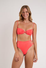 Cargar imagen en el visor de la galería, Model Front: Rio De Sol Conjunto Set Malibu-Folia Bandeau-Iris Highwaist-Spin-Iris
