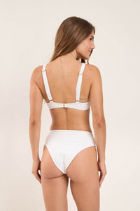 Model Back: Rio De Sol Conjunto Set Sand-White Chantal Kora