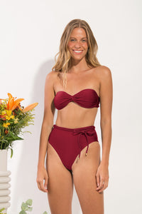Model Front: Rio De Sol Conjunto Set Shimmer-Divino Twist Belted-High-Waist