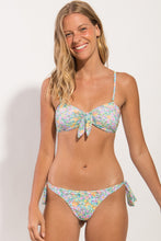 Cargar imagen en el visor de la galería, Gallery: Rio De Sol Conjunto Set Tiny-Garden Bandeau-Knot Italy
