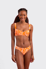 Cargar imagen en el visor de la galería, Model Front: Rio De Sol Conjunto Set Trail-Orange Amelia Baobi
