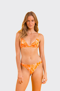 Model Front: Rio De Sol Conjunto Set Trail-Orange Tri-Fixo Essential