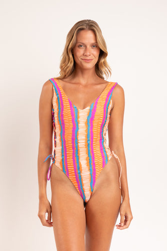 Model Front: Rio De Sol Una Pieza Stripes Zoe